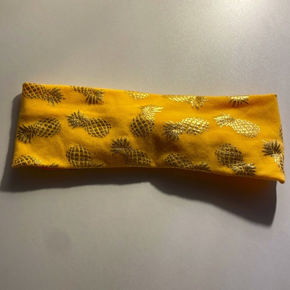 Yellow twist headband with gold pineapples - Picture 2 of 2